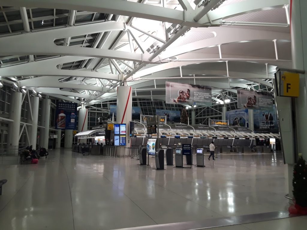 airports in new york city