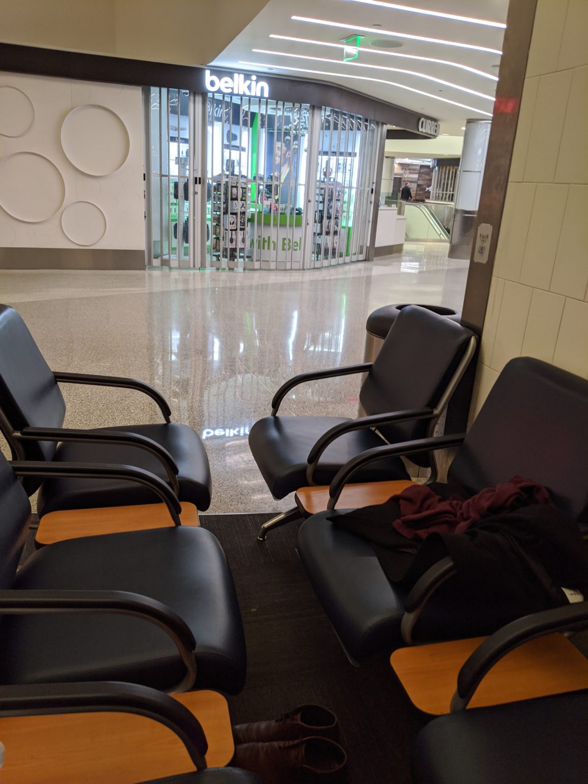 Sleeping In Los Angeles Airport – Sleeping In Airports